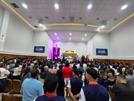 Santo Culto con la Consagración de la FJU y FTU